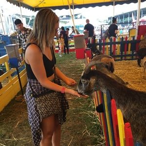 Meet your Posher, Cassandra